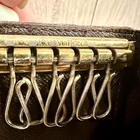 Louis Vuitton Damien Ebene Key Holder - Picture 8 of 11